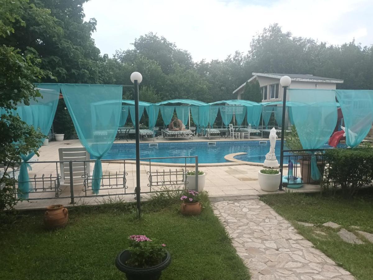Apartments Danita & Restaurant&Pool Bar Varna Eksteriør billede
